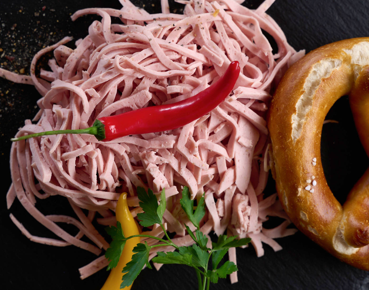 54517-michls-allgaeu-metzgerei-wurstsalatstreifen-02
